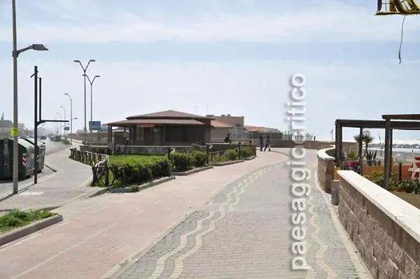 Appartamento villino 4 posti letto con cucina a 30mt dal mare Fiumicino